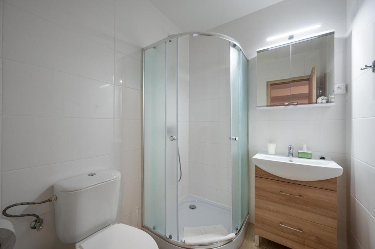 Apartmany Tereza & Free Parking บราติสลาวา ภายนอก รูปภาพ
