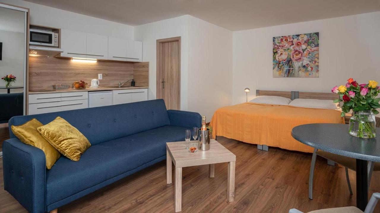Apartmany Tereza & Free Parking บราติสลาวา ภายนอก รูปภาพ