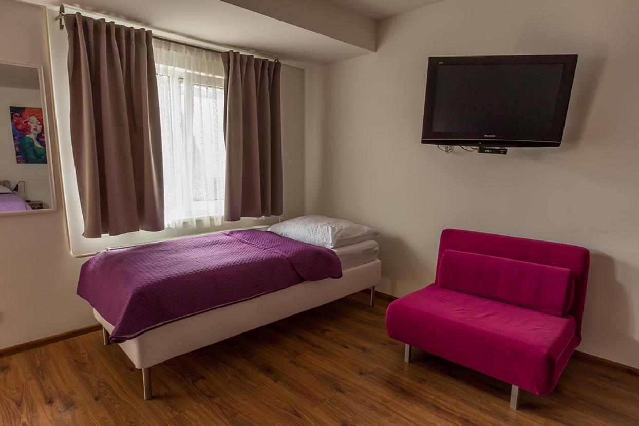 Apartmany Tereza & Free Parking บราติสลาวา ภายนอก รูปภาพ