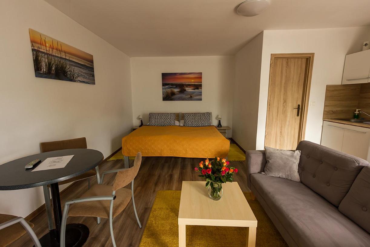 Apartmany Tereza & Free Parking บราติสลาวา ภายนอก รูปภาพ
