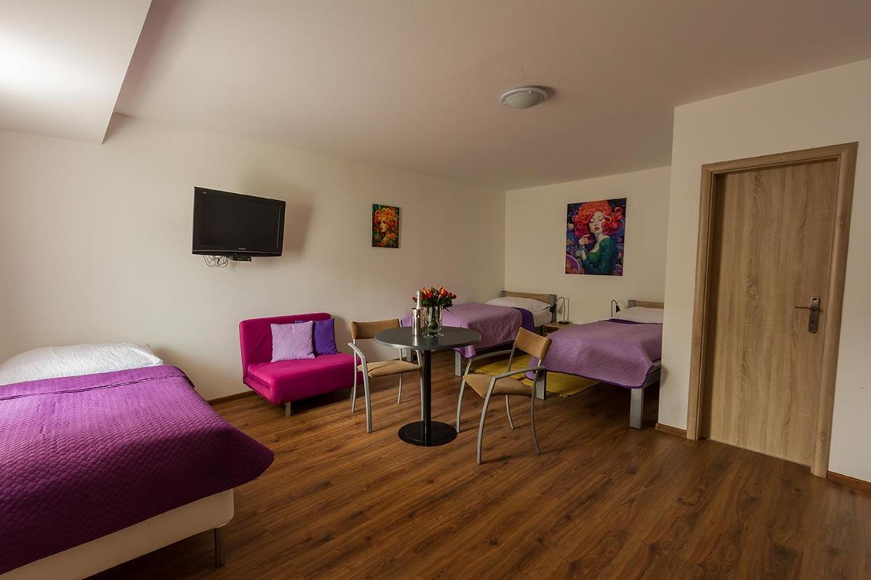 Apartmany Tereza & Free Parking บราติสลาวา ภายนอก รูปภาพ