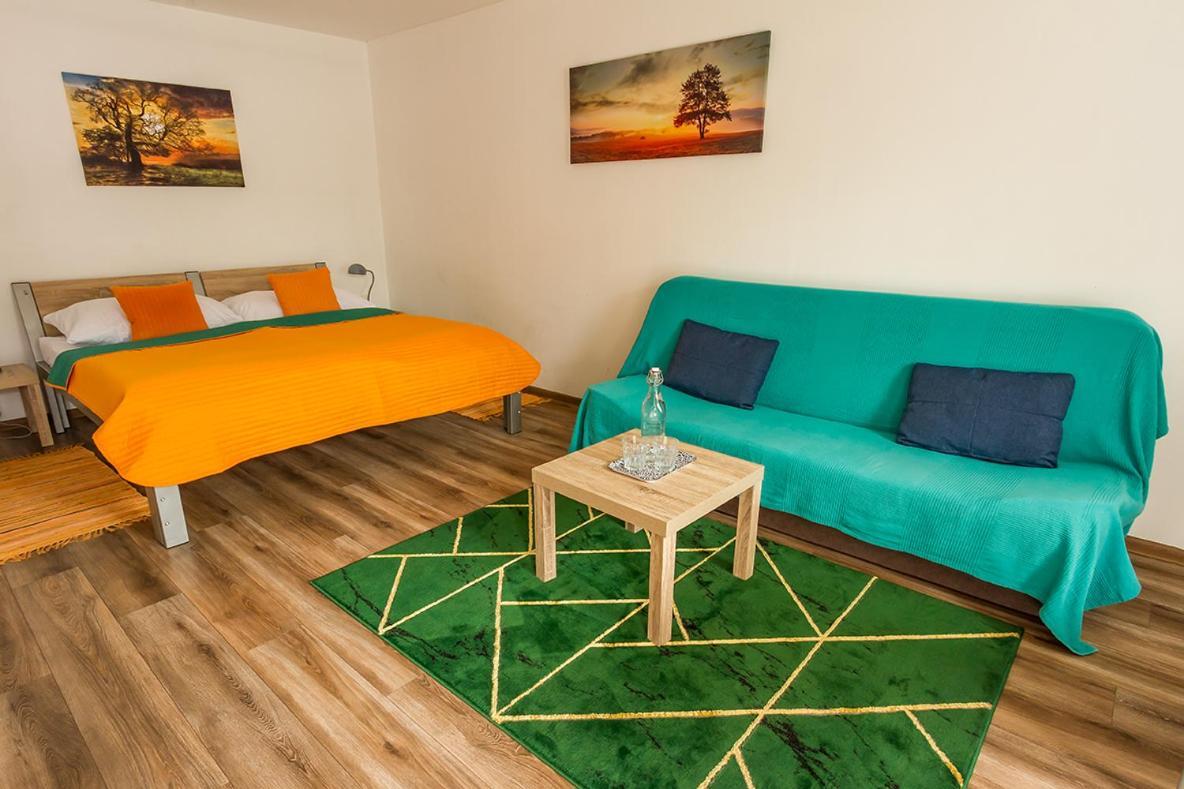 Apartmany Tereza & Free Parking บราติสลาวา ภายนอก รูปภาพ