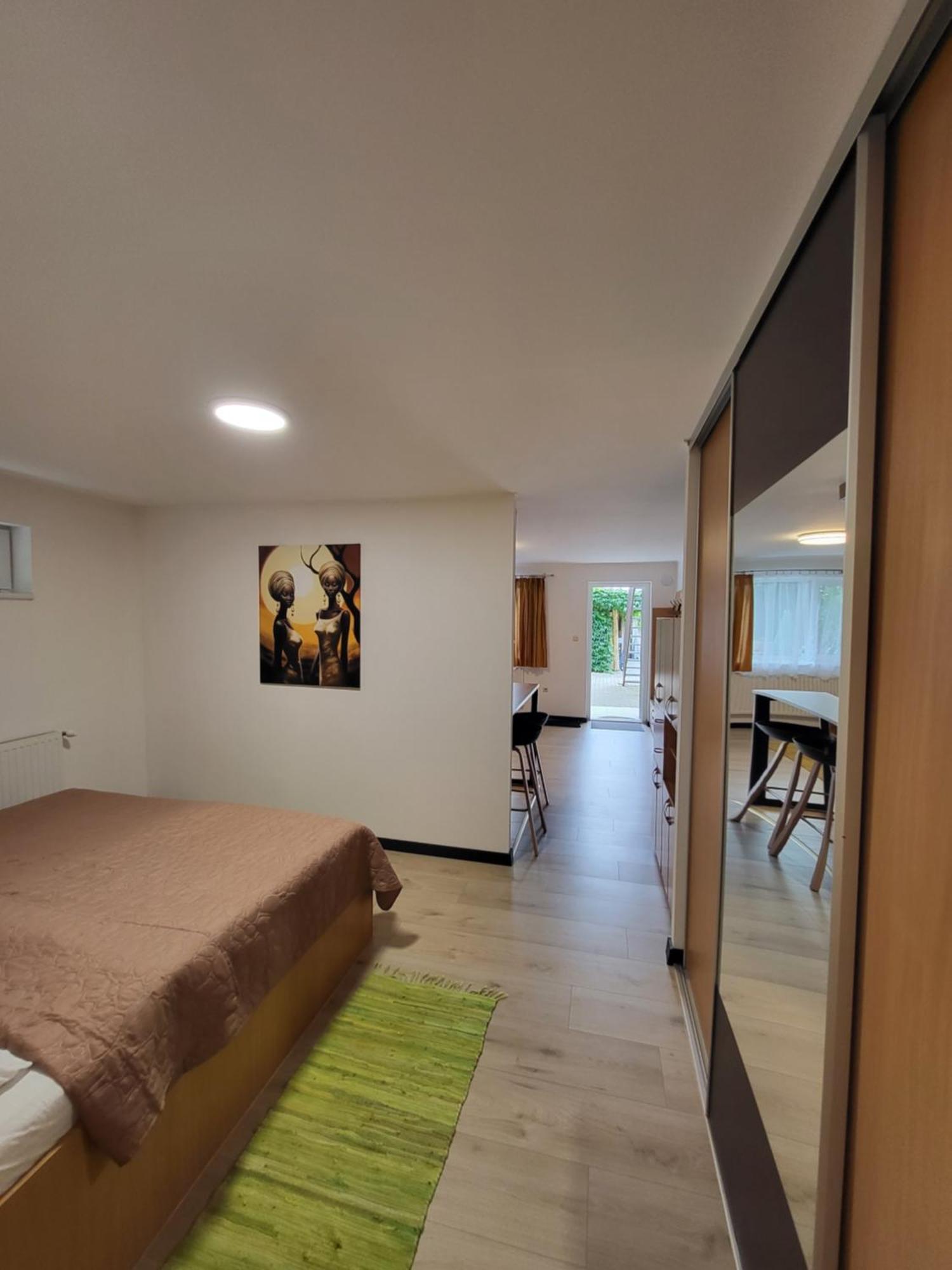 Apartmany Tereza & Free Parking บราติสลาวา ภายนอก รูปภาพ